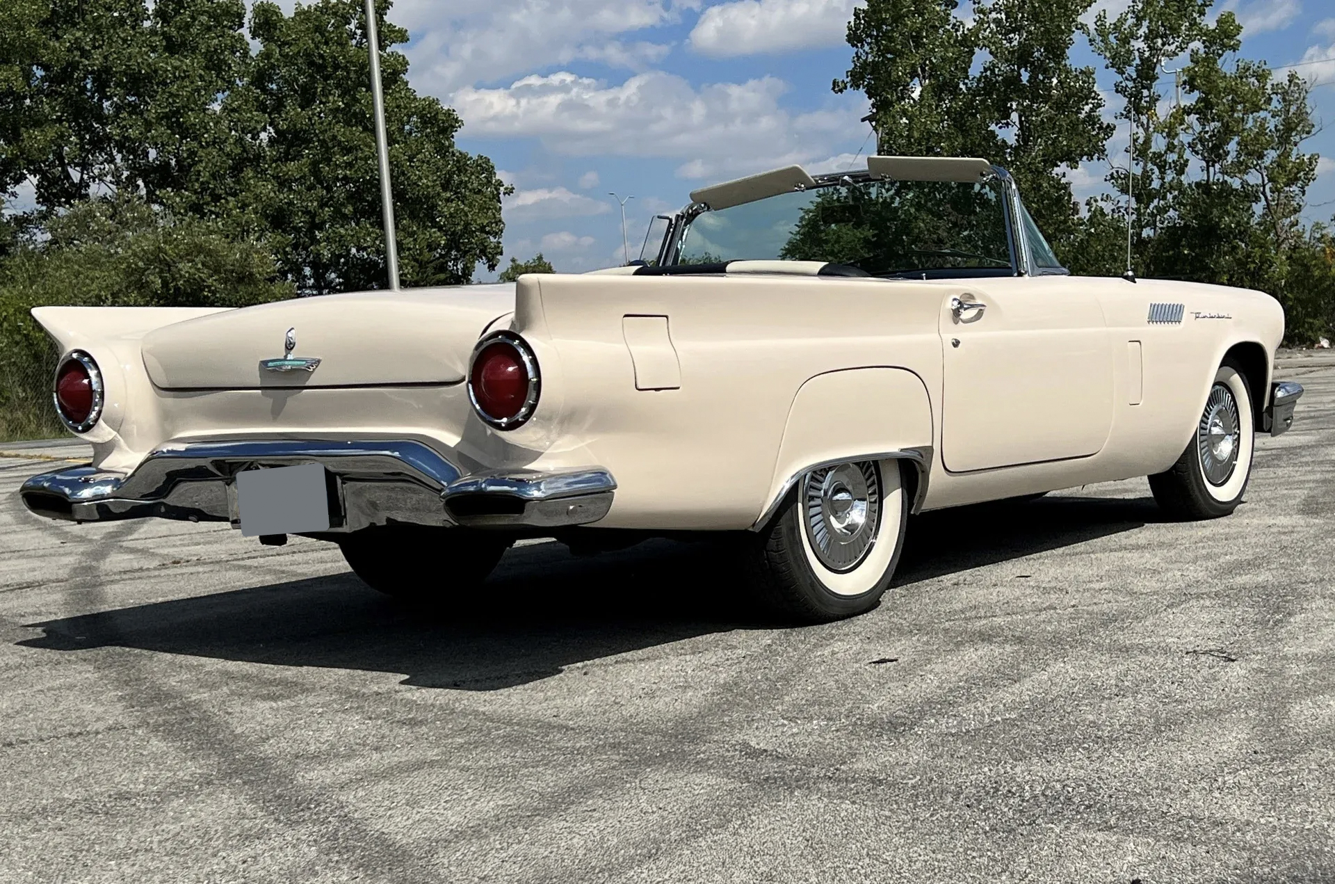 1957 Ford Thunderbird